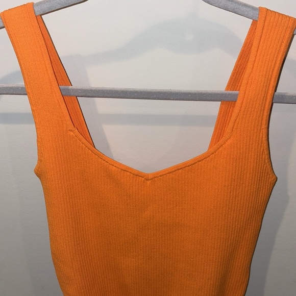 House of Harlow 1960 NWT Sculpted Ribbed Knit Tank Size Small Orange STRETCHY!! - Picture 2 of 11